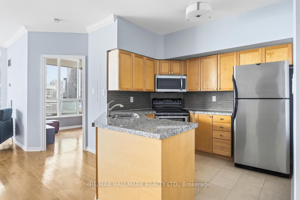 228 Queens Quay W, Unit 2707 - Photo 6