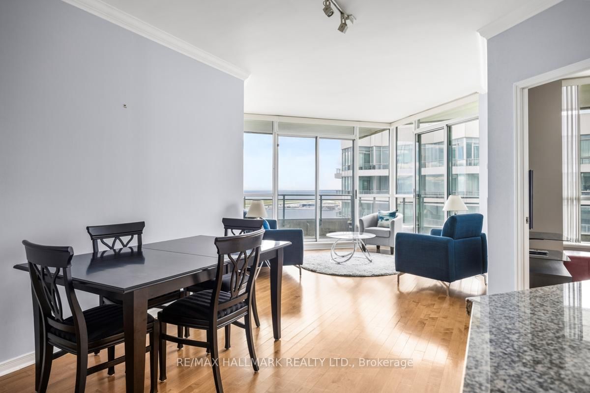 228 Queens Quay W, Unit 2707 - Photo 8