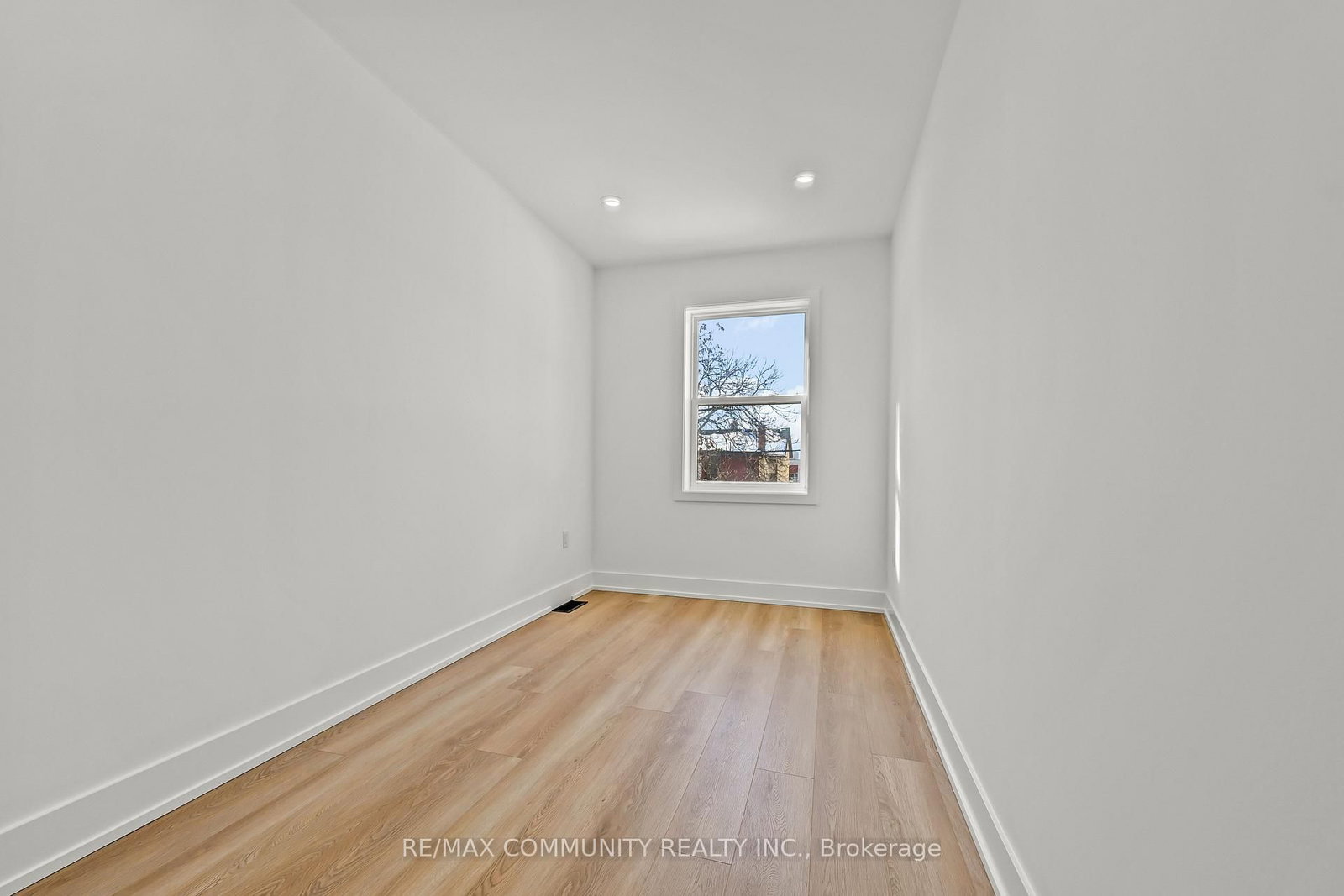 340 Albany Avenue - Photo 10