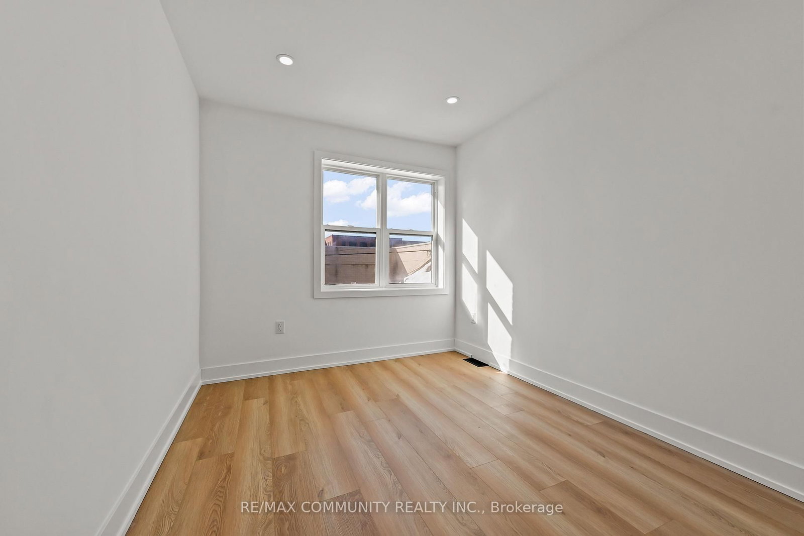 340 Albany Avenue - Photo 12