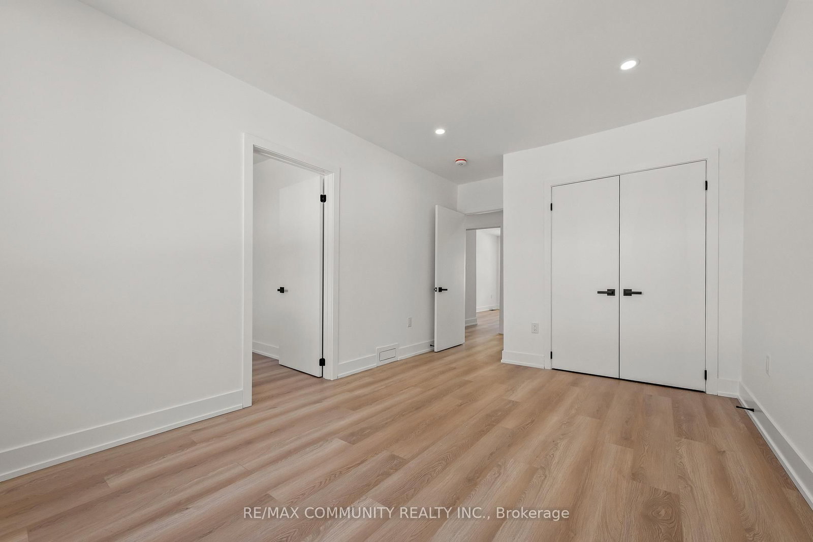 340 Albany Avenue - Photo 14