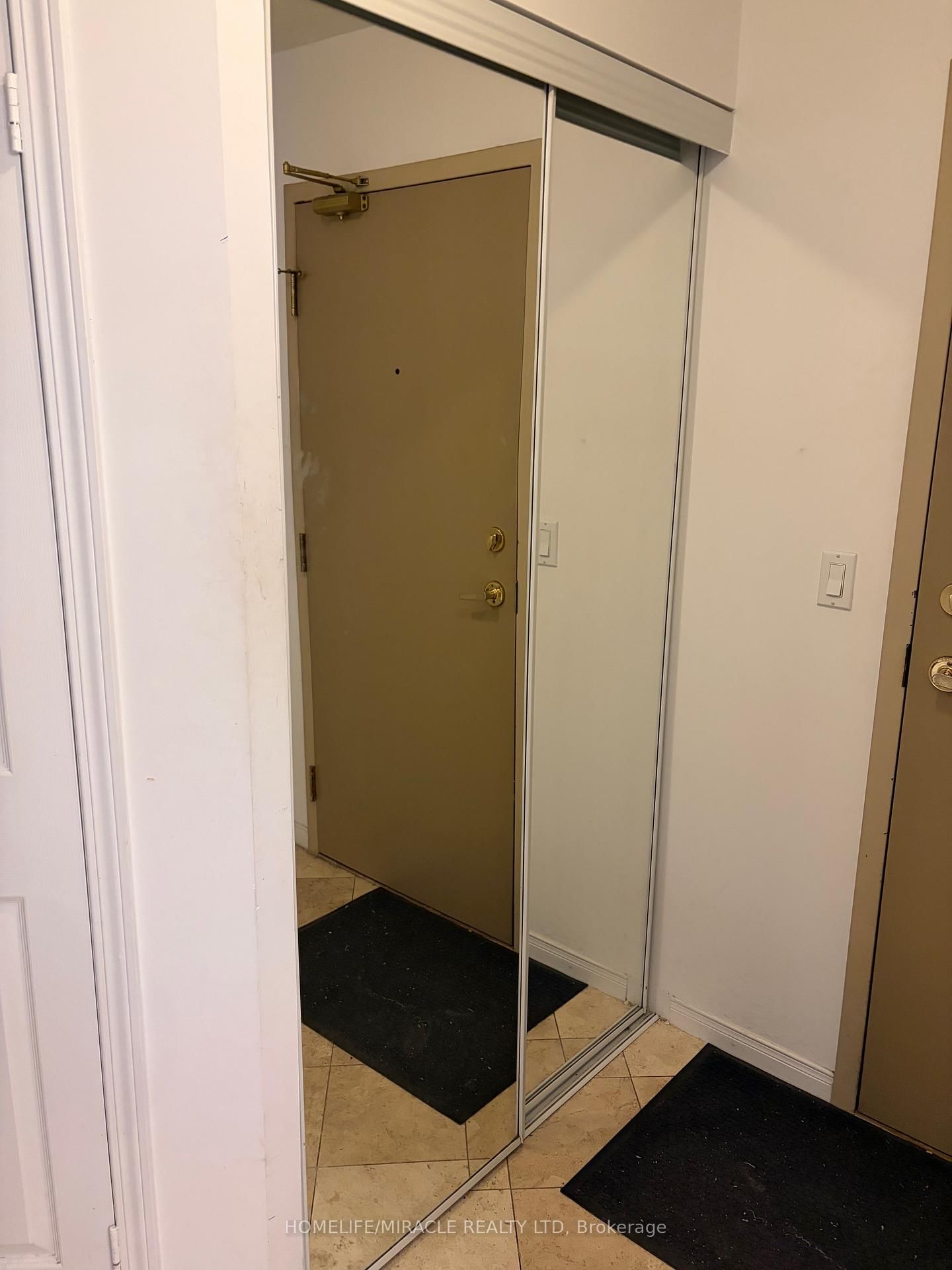 909 Bay Street N, Unit 504 - Photo 10