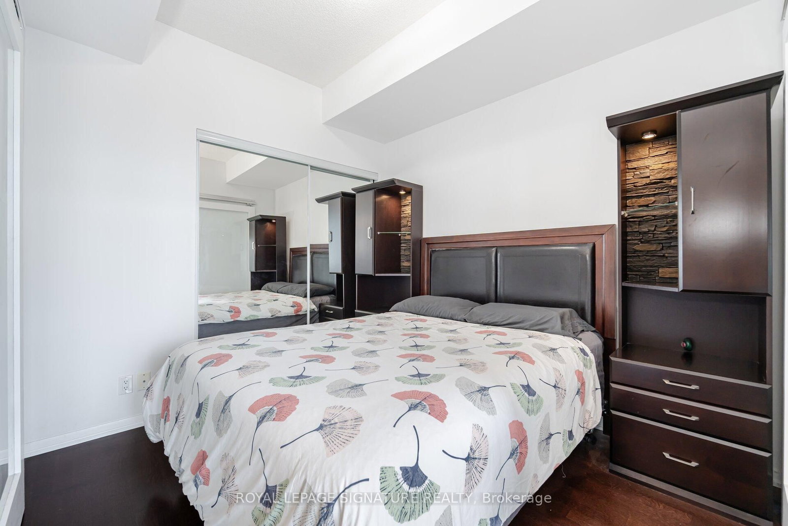 832 Bay Street, Unit 3307 - Photo 19