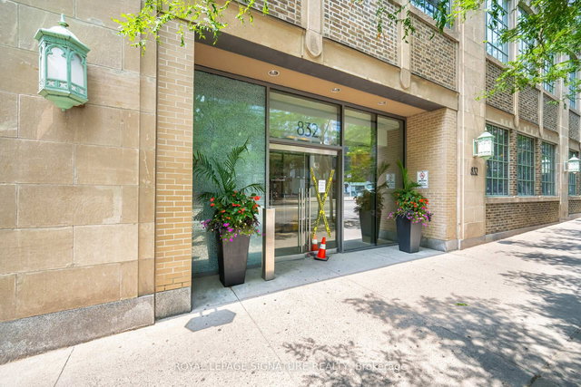 3307 - 832 Bay Street