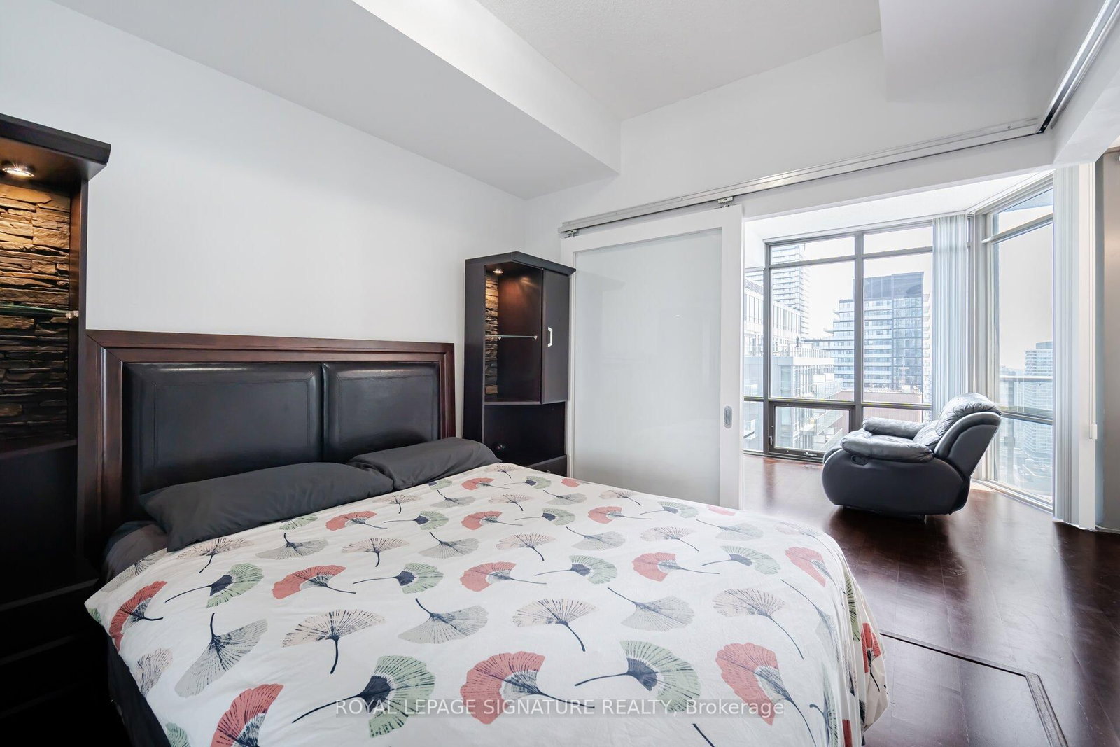 832 Bay Street, Unit 3307 - Photo 20