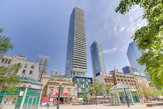 2001 - 224 King Street W