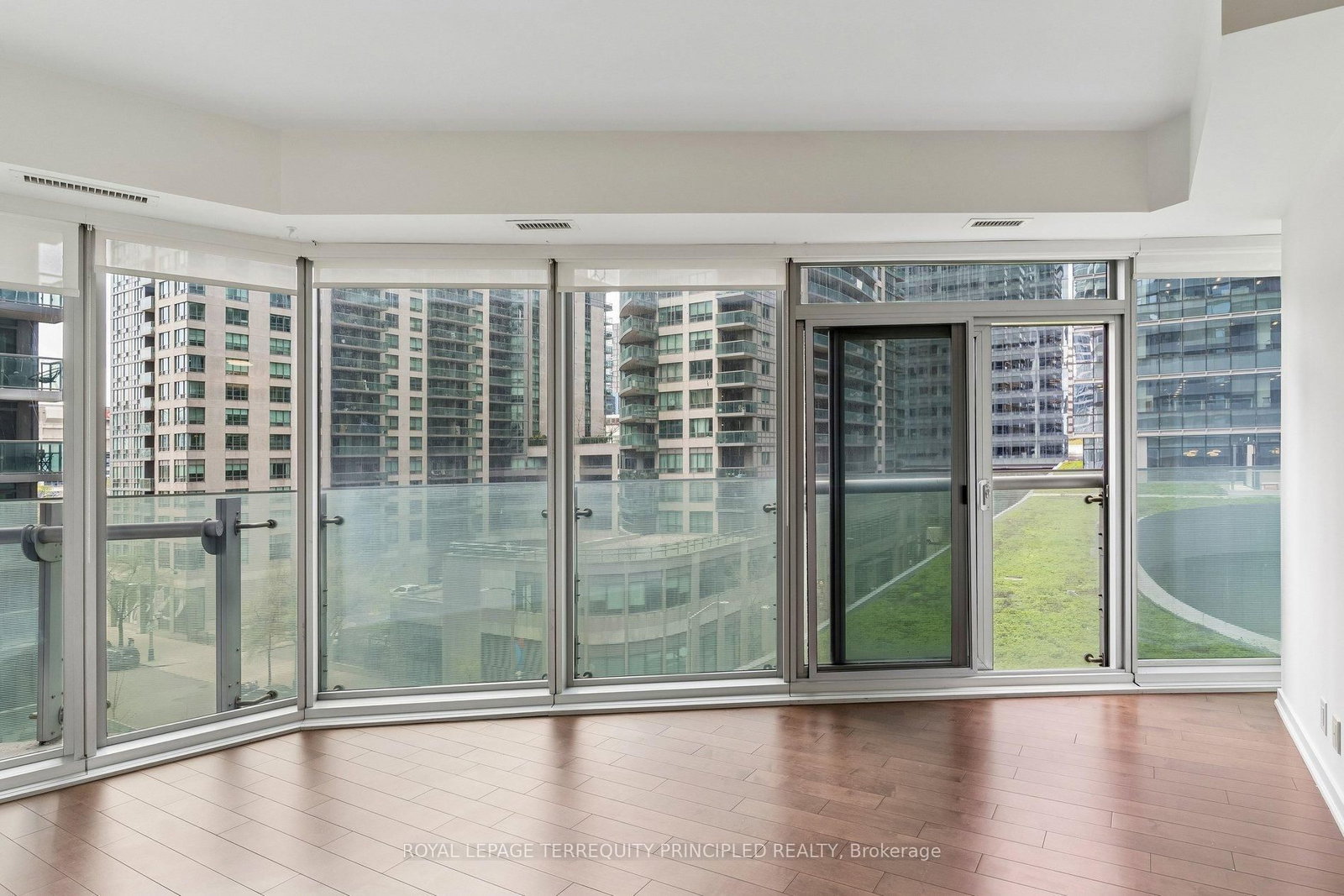 12 York Street, Unit 307 - Photo 10