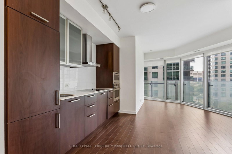 307 - 12 York Street