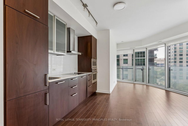307 - 12 York Street