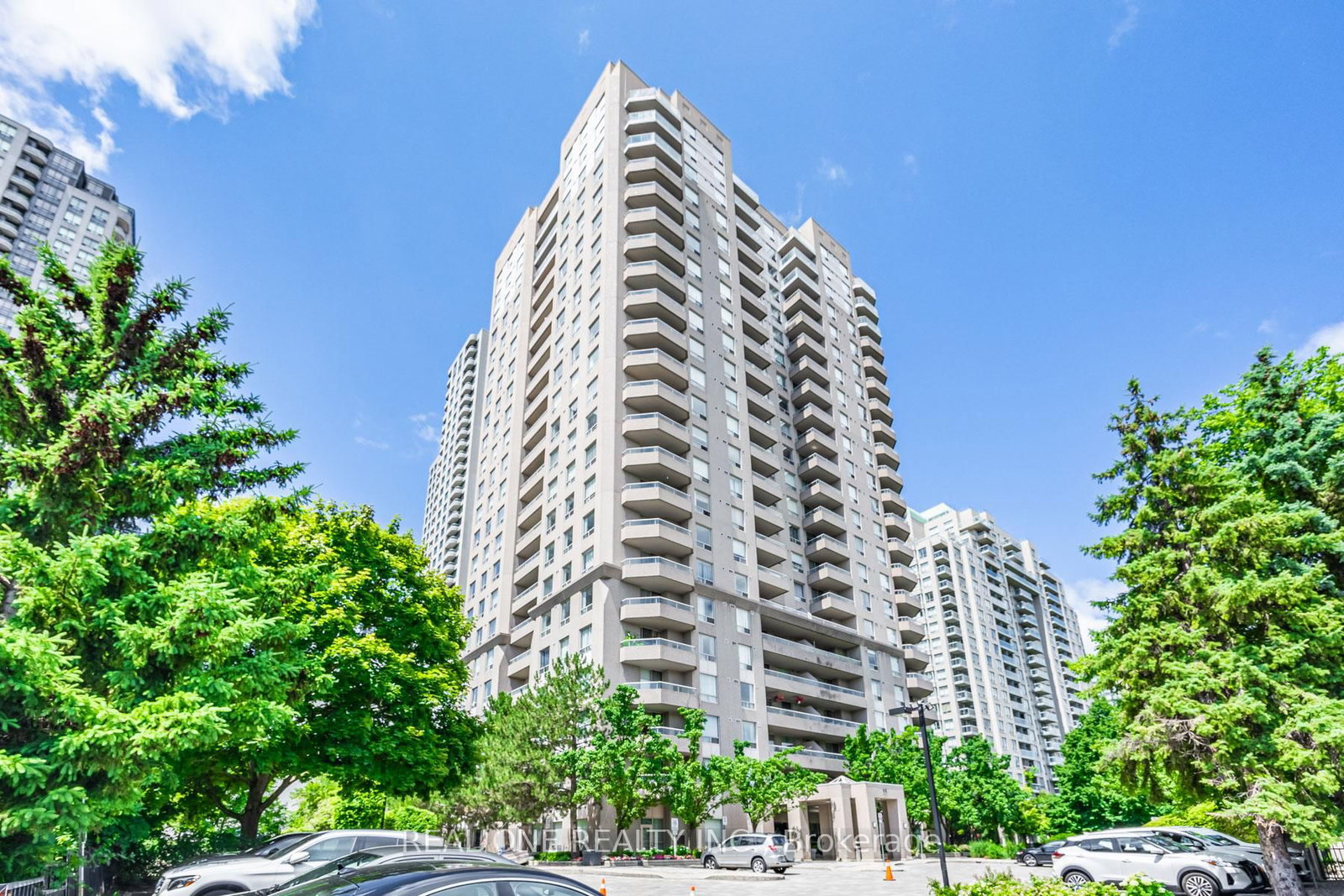 35 Empress Avenue, Unit 901
