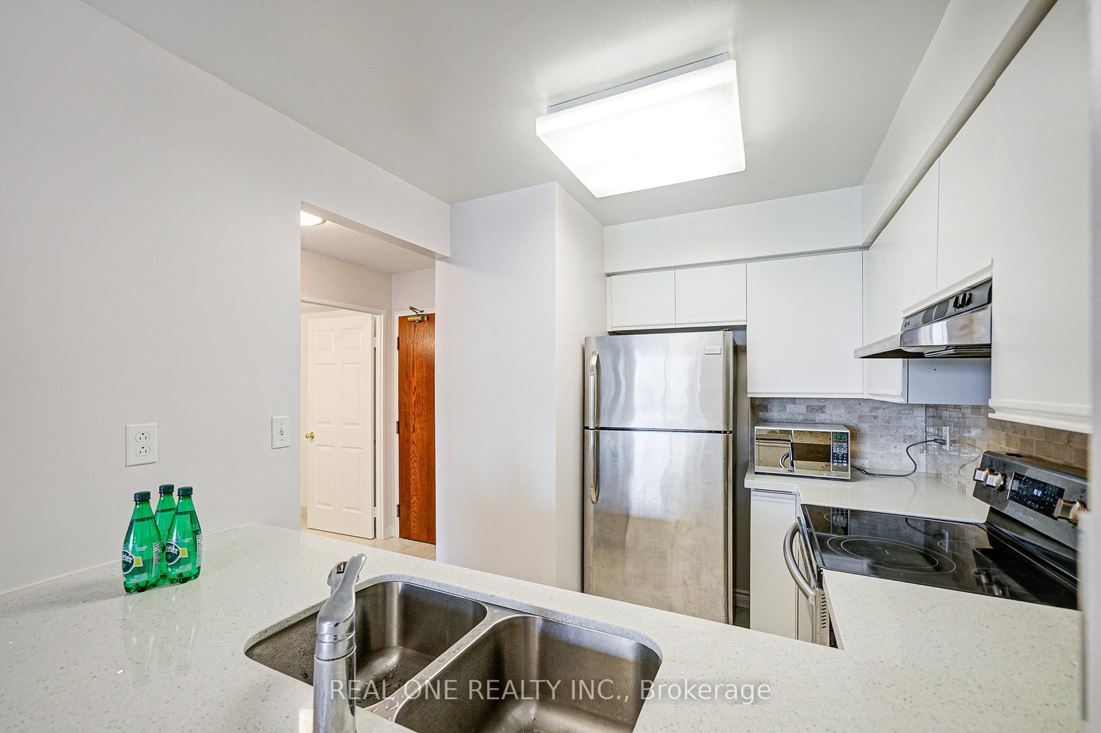 35 Empress Avenue, Unit 901 - Photo 9