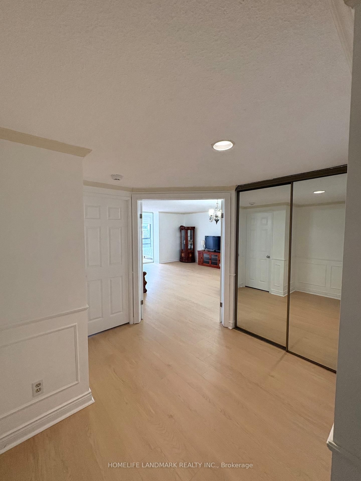 77 Carlton Street, Unit 704