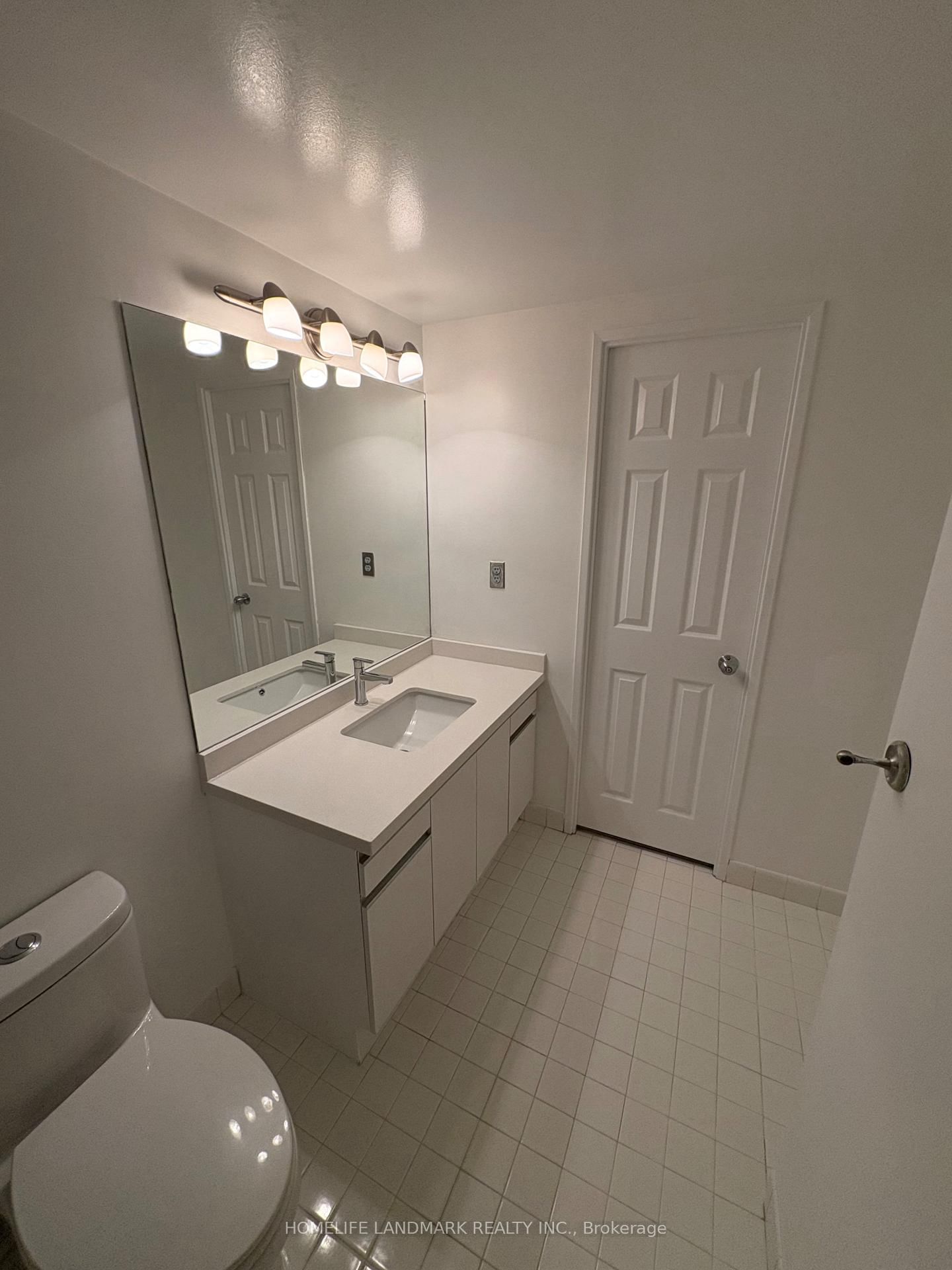77 Carlton Street, Unit 704 - Photo 15