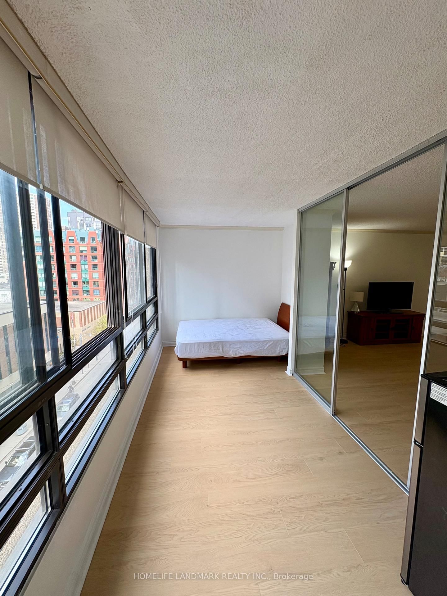 77 Carlton Street, Unit 704 - Photo 4