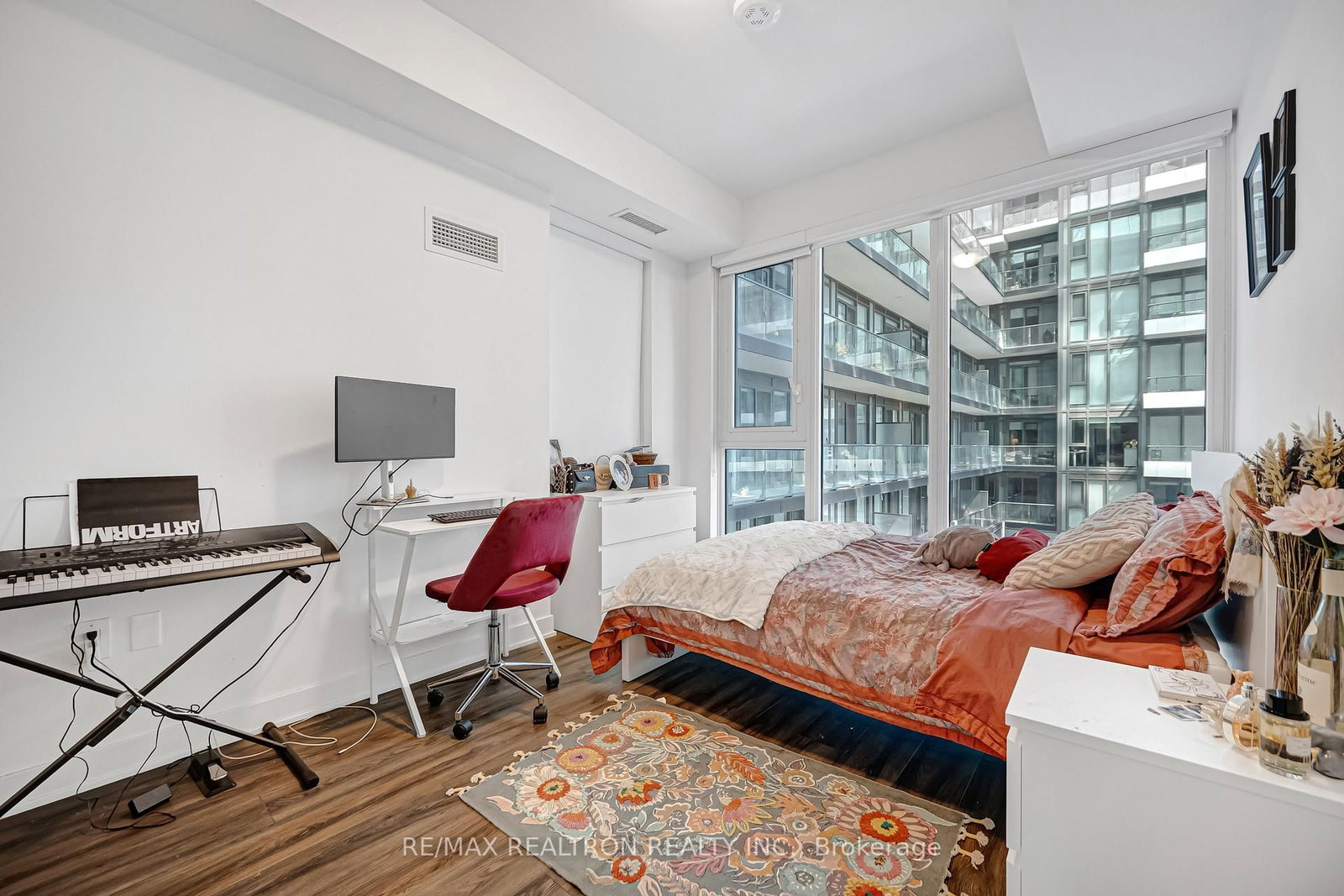 135 Lower Sherbourne Street, Unit 1439 - Photo 18