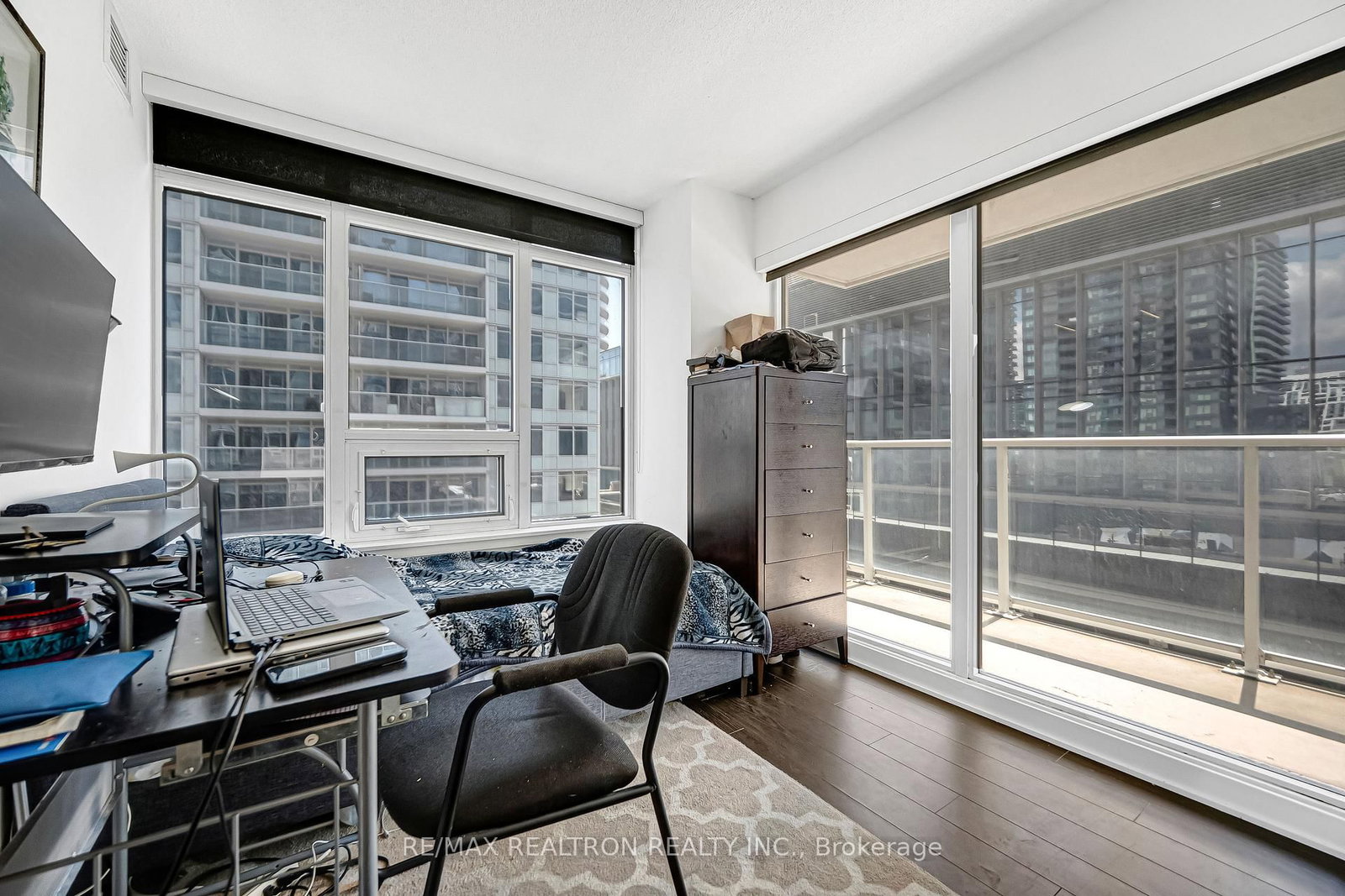 19 Bathurst Street, Unit 811 - Photo 21