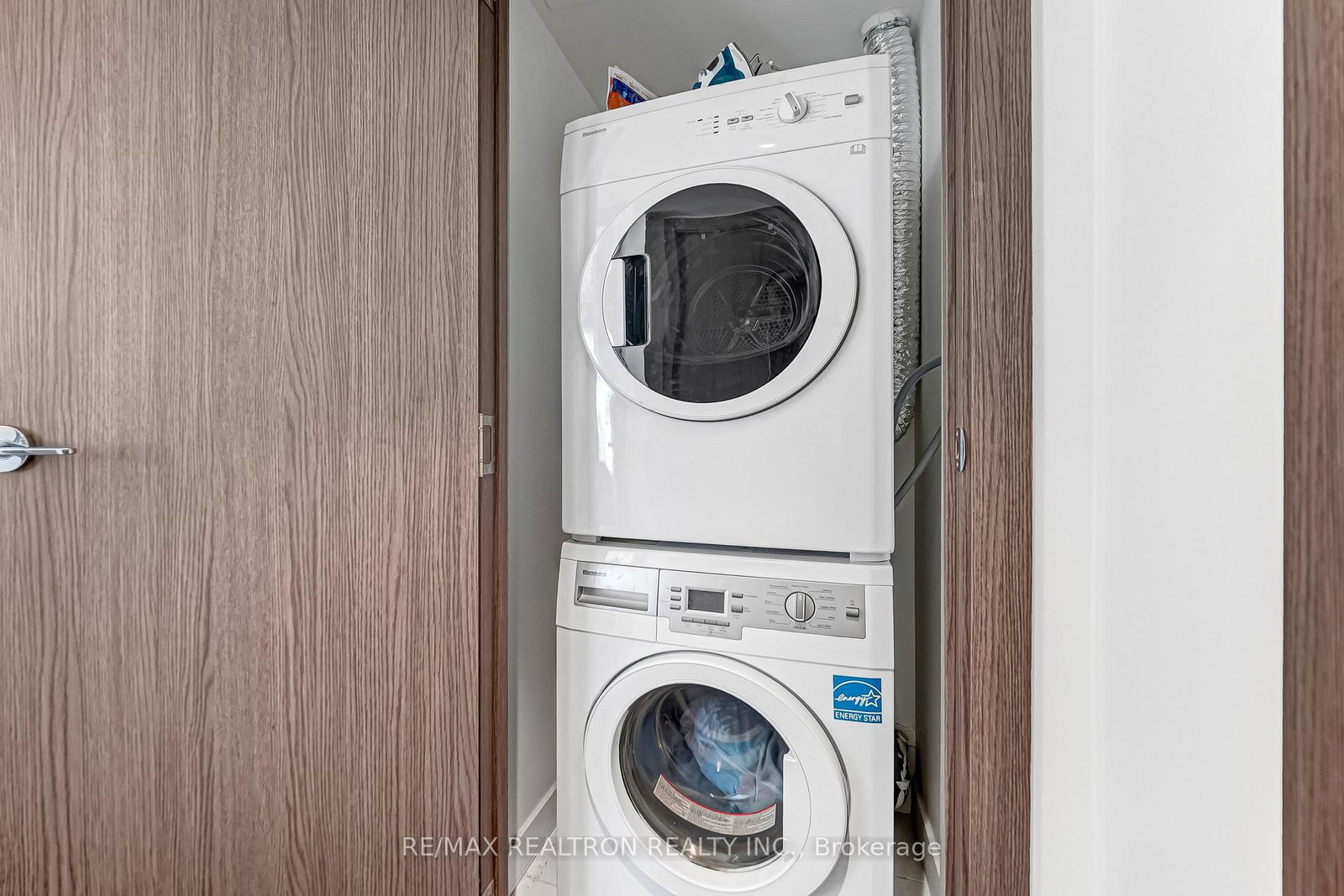 19 Bathurst Street, Unit 811 - Photo 24