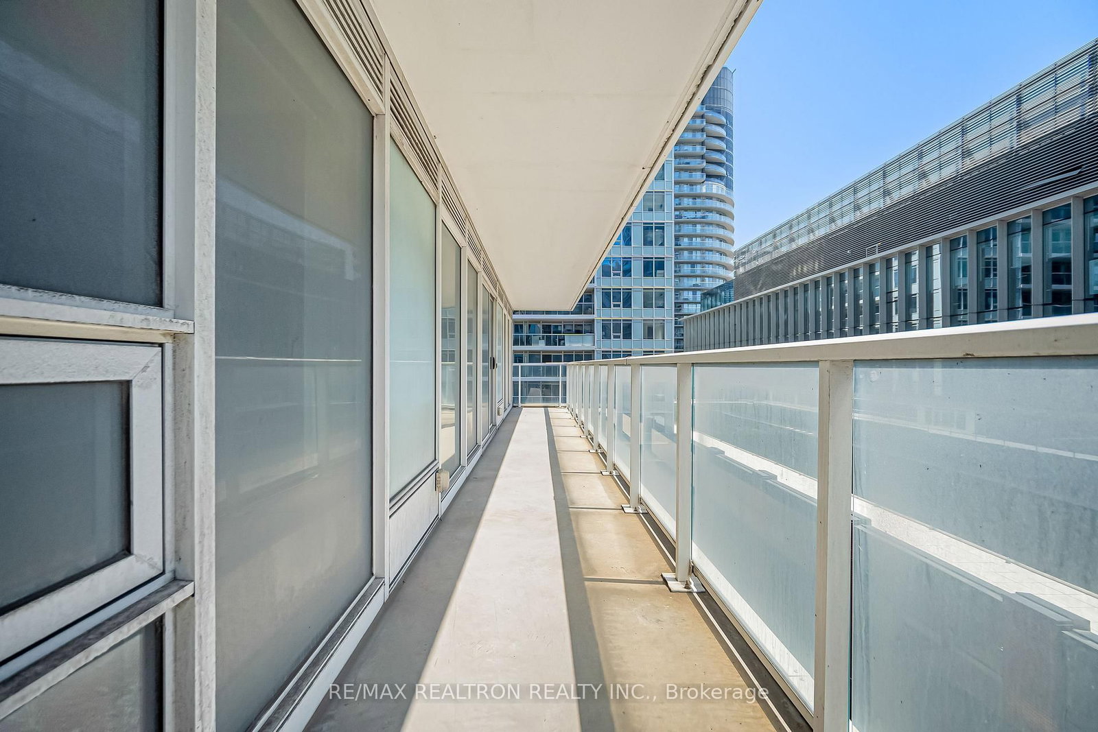 19 Bathurst Street, Unit 811 - Photo 30