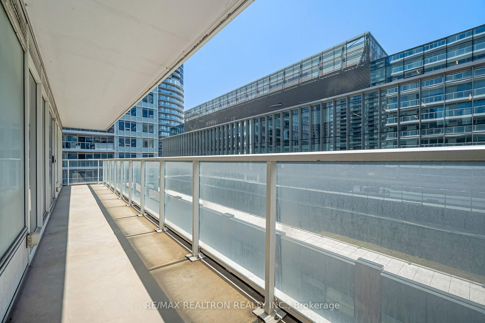 19 Bathurst Street, Unit 811 - Photo 31