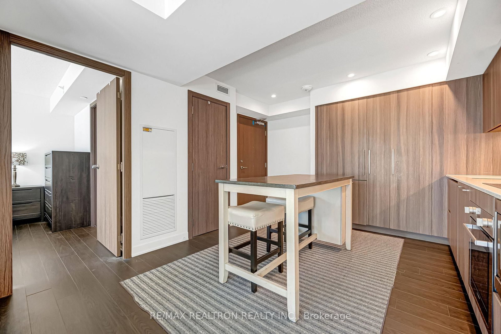 19 Bathurst Street, Unit 811 - Photo 4