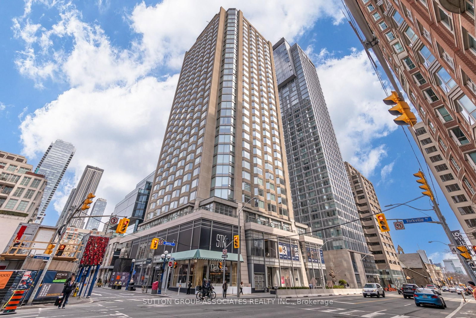 155 Yorkville Avenue, Unit 2601