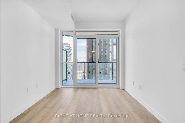 3004S - 110 Broadway Avenue