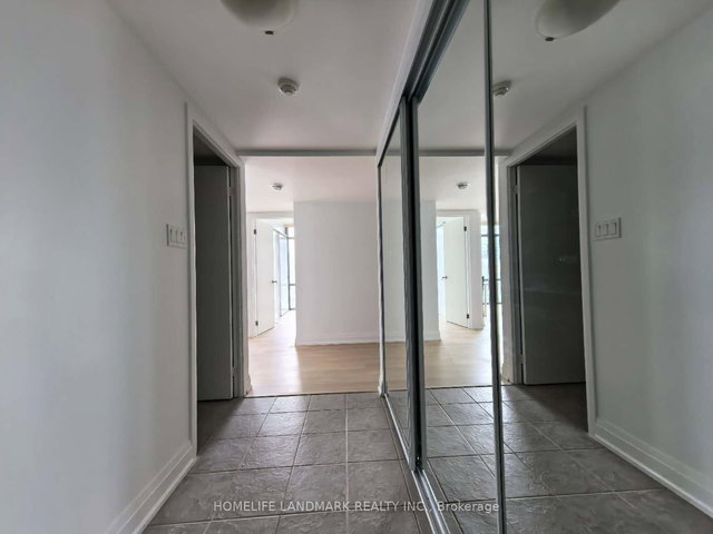 1403 - 38 Grenville Street