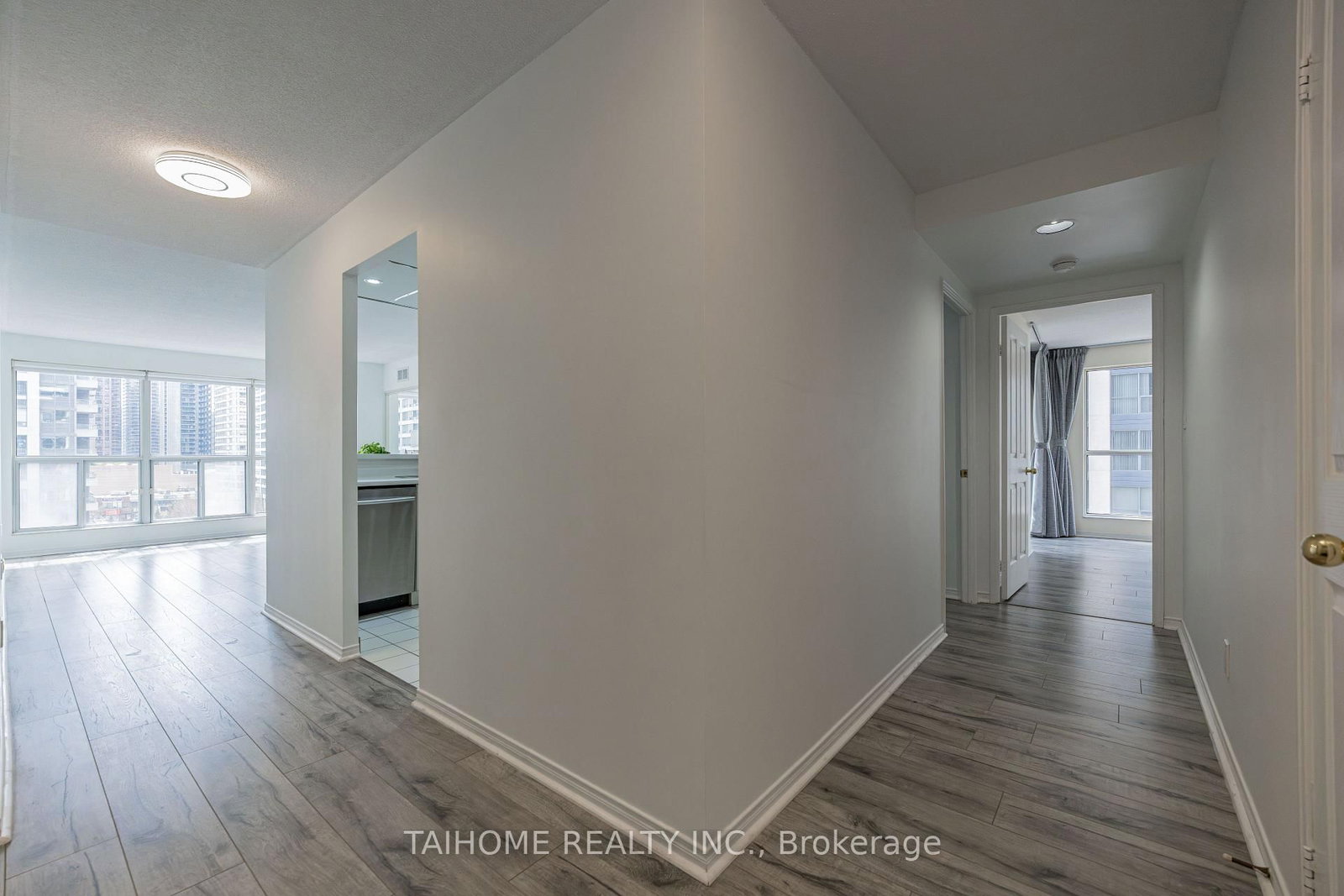 28 Hollywood Avenue, Unit 809 - Photo 25