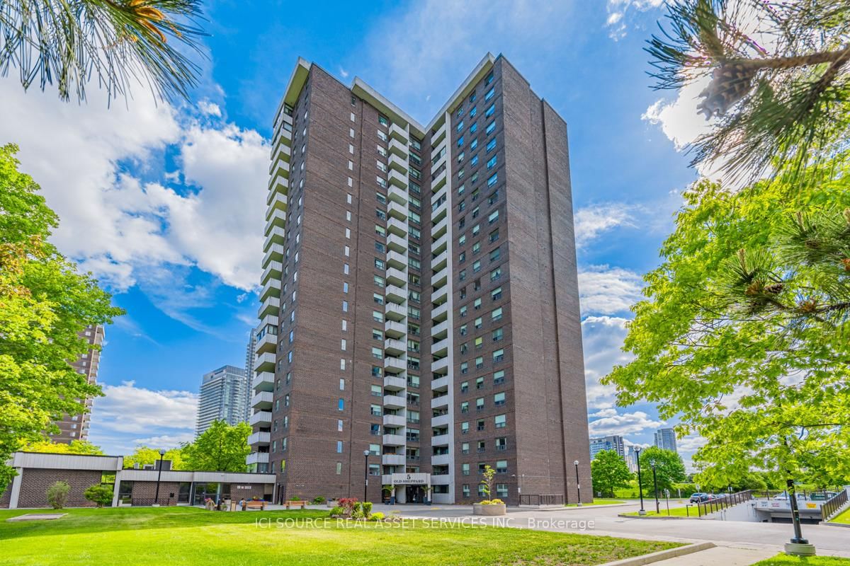 5 Old Sheppard Avenue, Unit 204