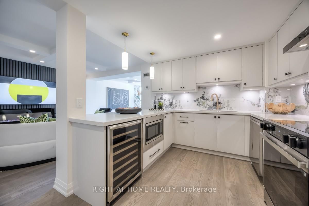 5444 Yonge Street, Unit 1810 - Photo 12