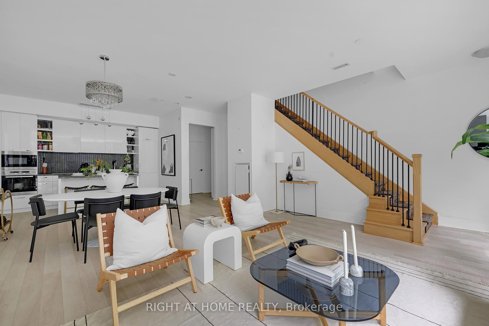 32 Davenport Road, Unit TH 101 - Photo 12