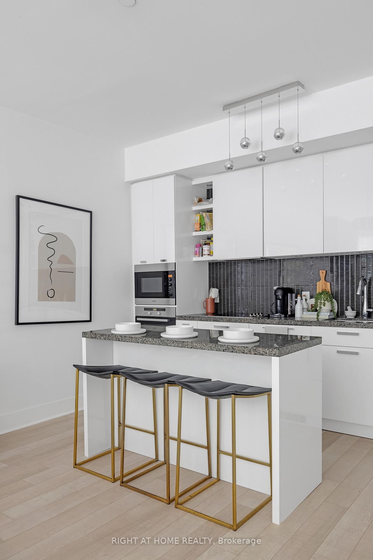 32 Davenport Road, Unit TH 101 - Photo 13