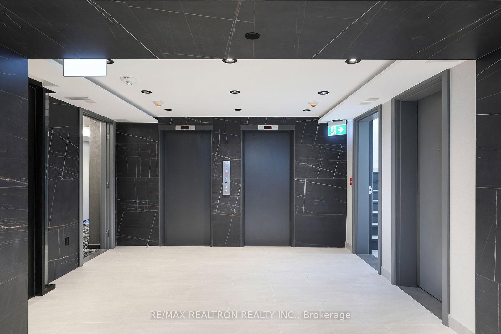 11 Walmer Road, Unit 409 - Photo 12