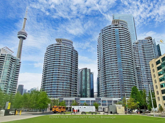 2212 - 208 Queens Quay West Street