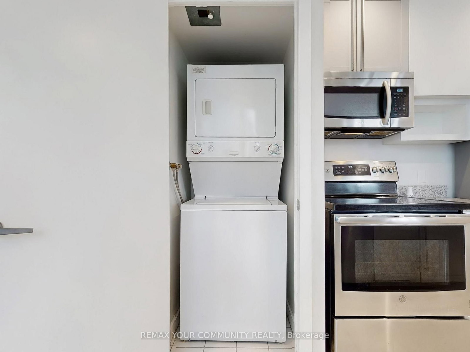 208 Queens Quay West Street, Unit 2212 - Photo 20