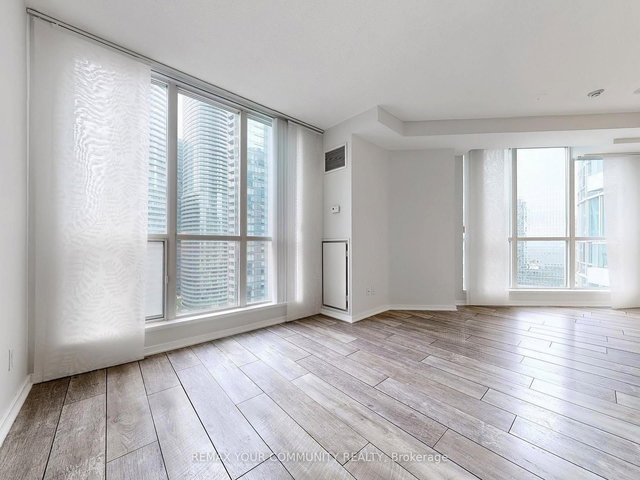2212 - 208 Queens Quay West Street