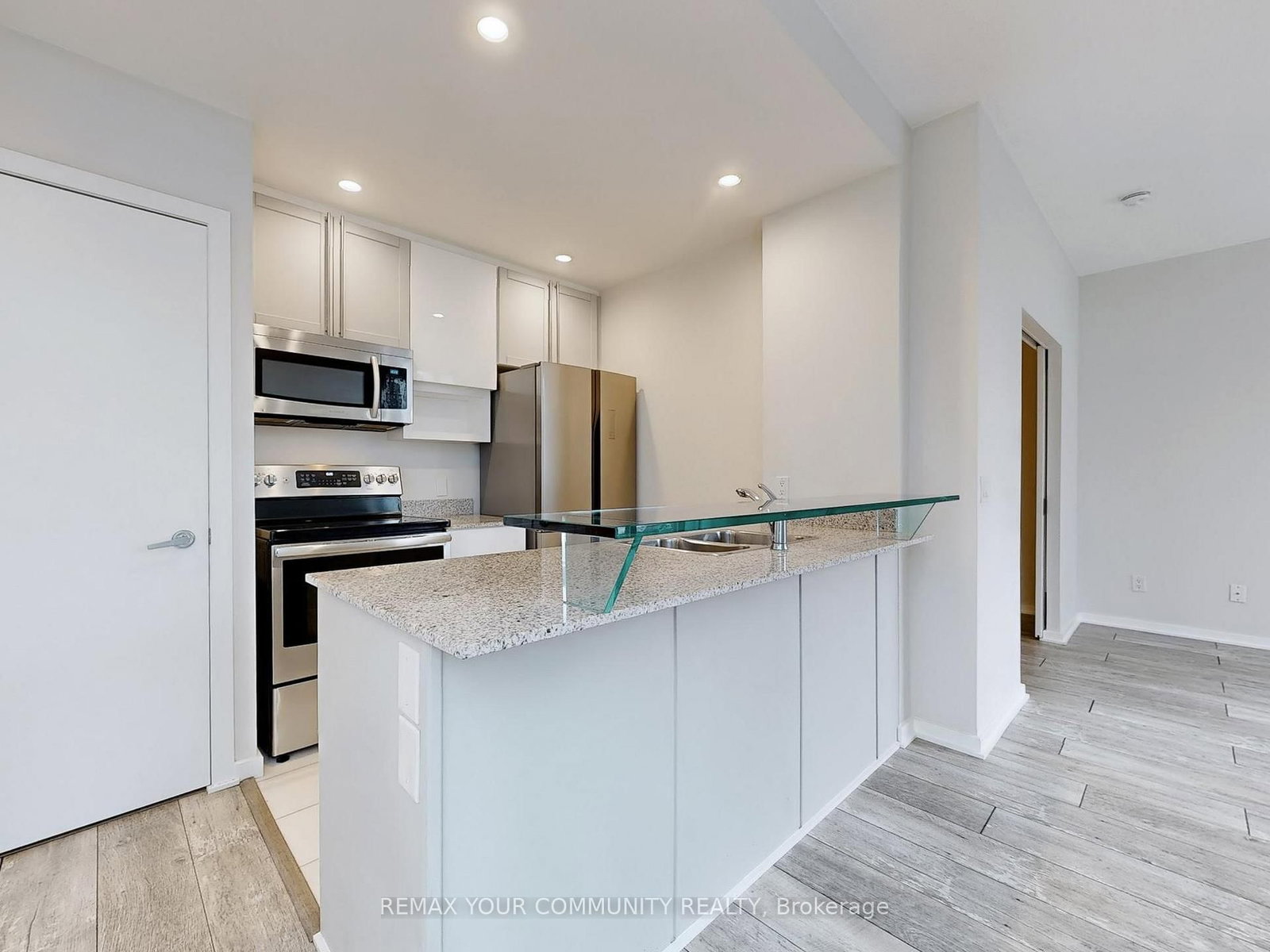 208 Queens Quay West Street, Unit 2212 - Photo 4