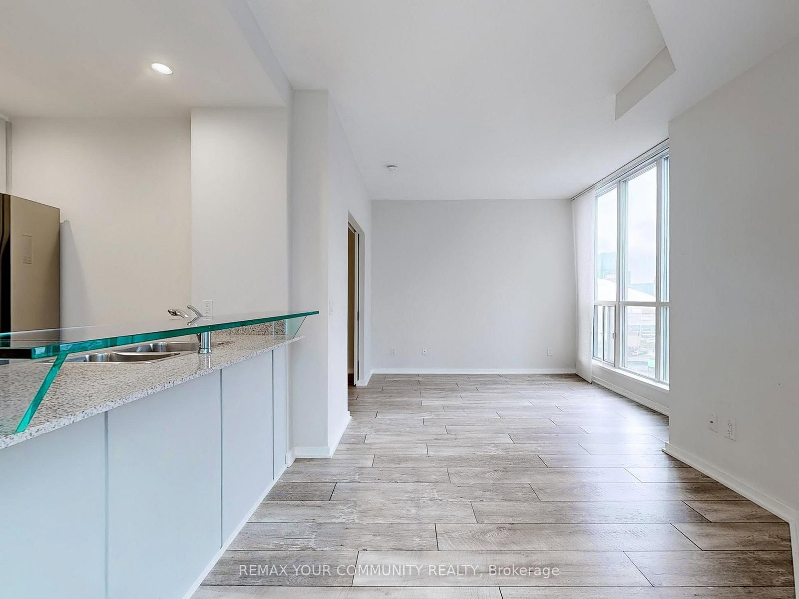 208 Queens Quay West Street, Unit 2212 - Photo 6