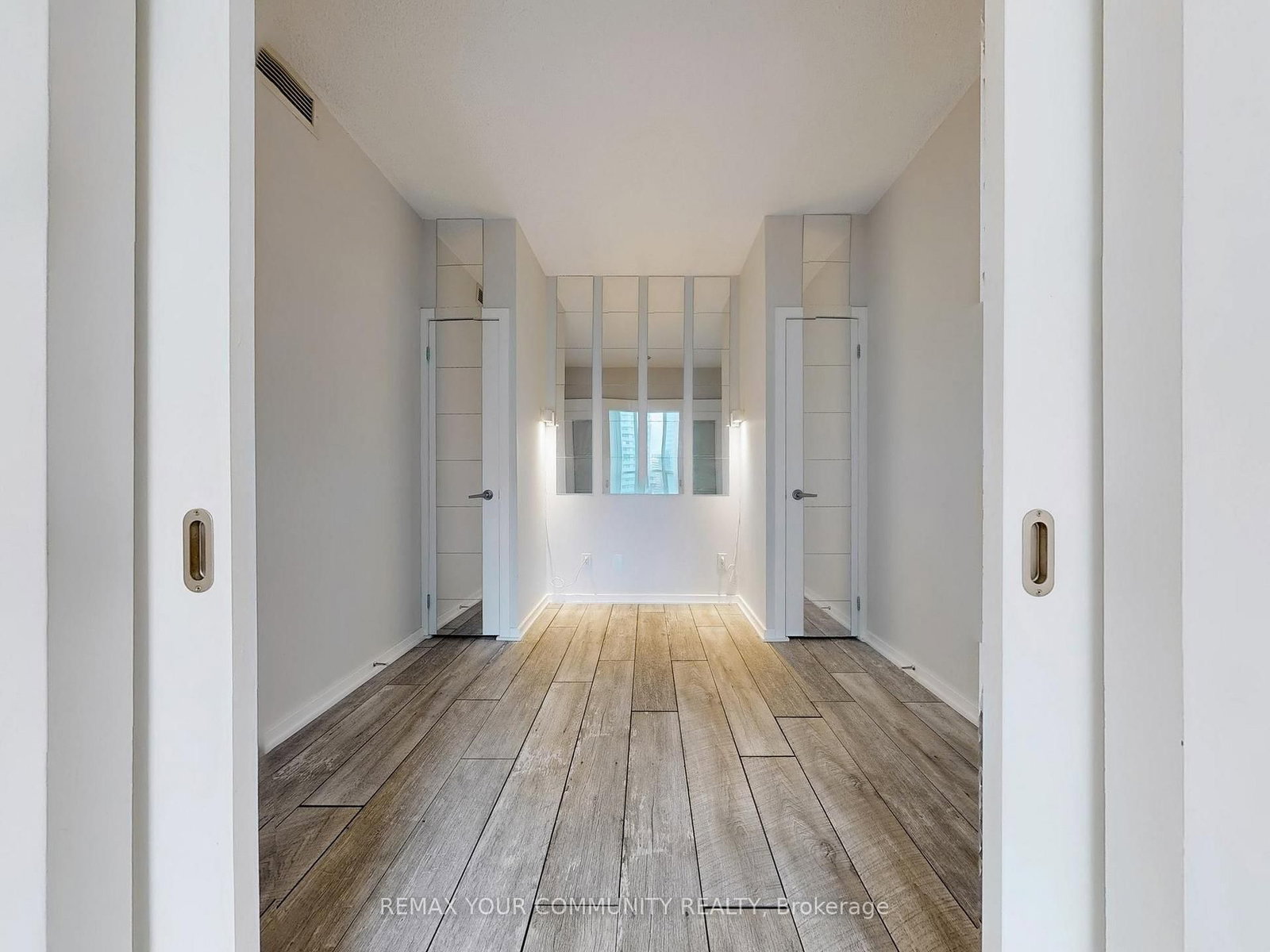 208 Queens Quay West Street, Unit 2212 - Photo 9