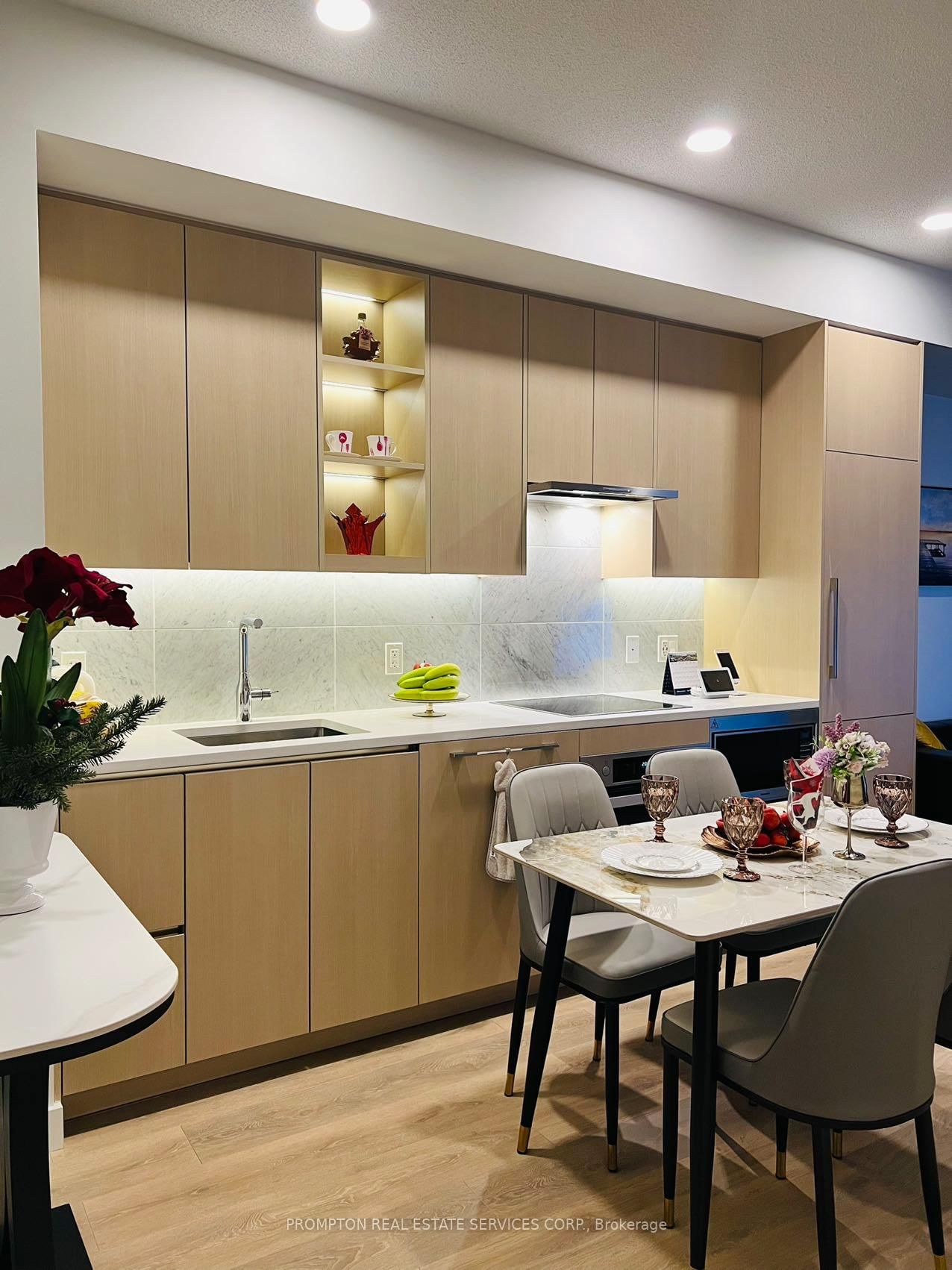 85 McMahon Drive, Unit 1501 - Photo 6