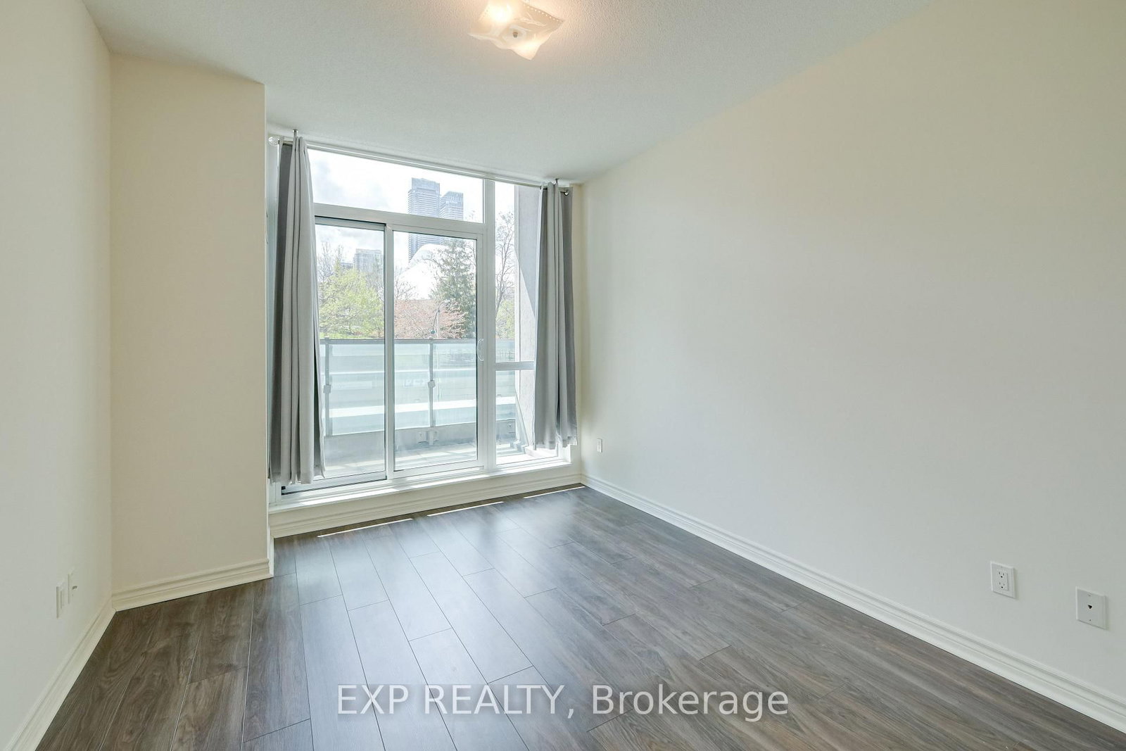 25 Lower Simcoe Street, Unit 212 - Photo 10