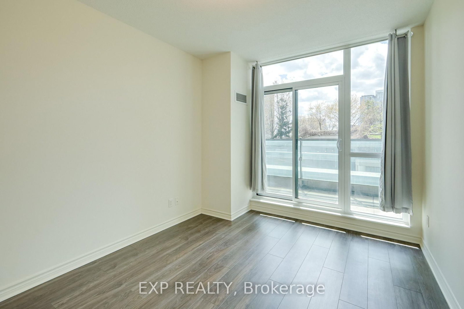 25 Lower Simcoe Street, Unit 212 - Photo 11
