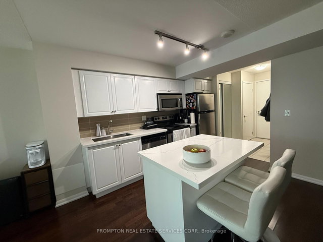1801 - 215 Fort York Boulevard