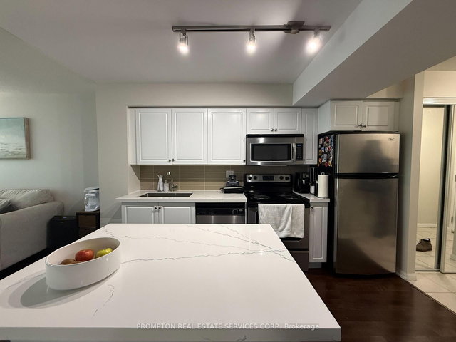 1801 - 215 Fort York Boulevard