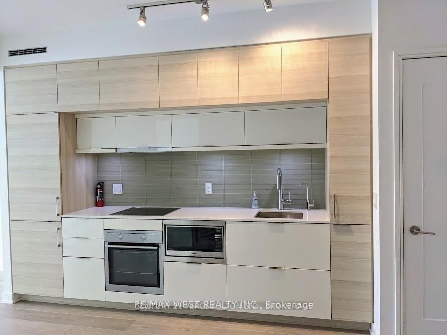 88 Scott Street, Unit 2903
