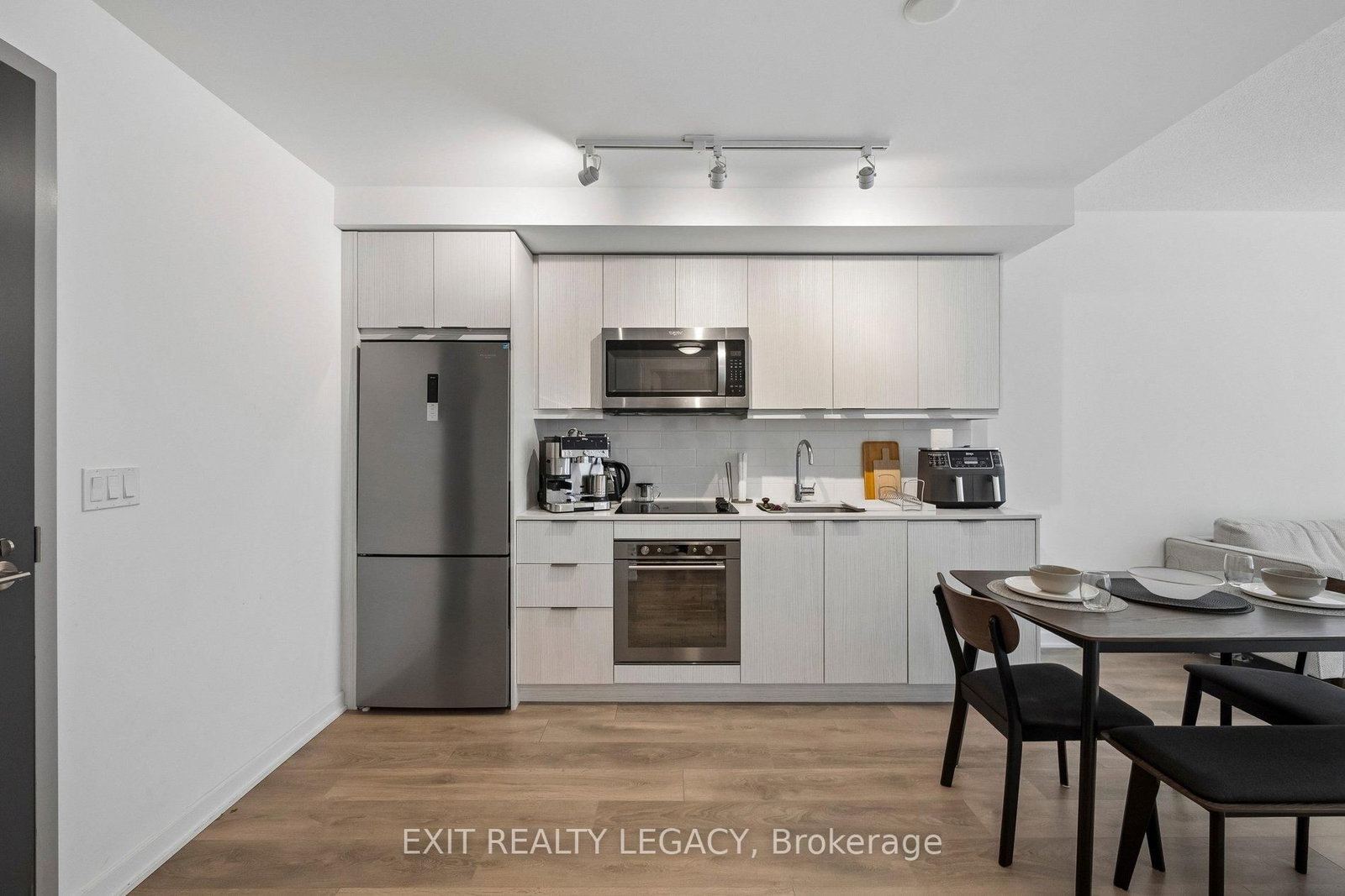 38 Forest Manor Road, Unit 518 - Photo 15