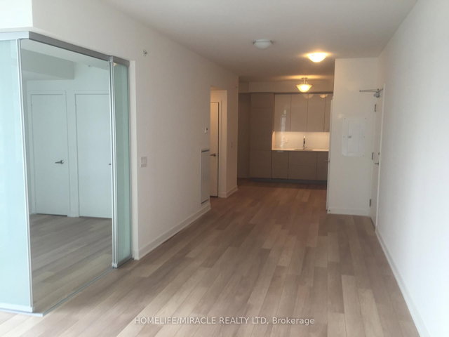 1101 - 210 Simcoe Street