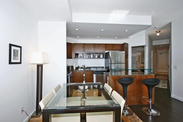 218 Queens Quay W, Unit 2611 - Photo 19