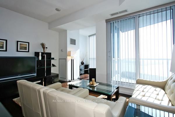 218 Queens Quay W, Unit 2611 - Photo 23