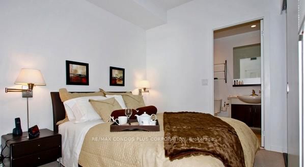 218 Queens Quay W, Unit 2611 - Photo 28
